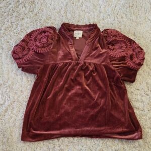 Umgee Velvet Puff Sleeve Blouse in Burgundy